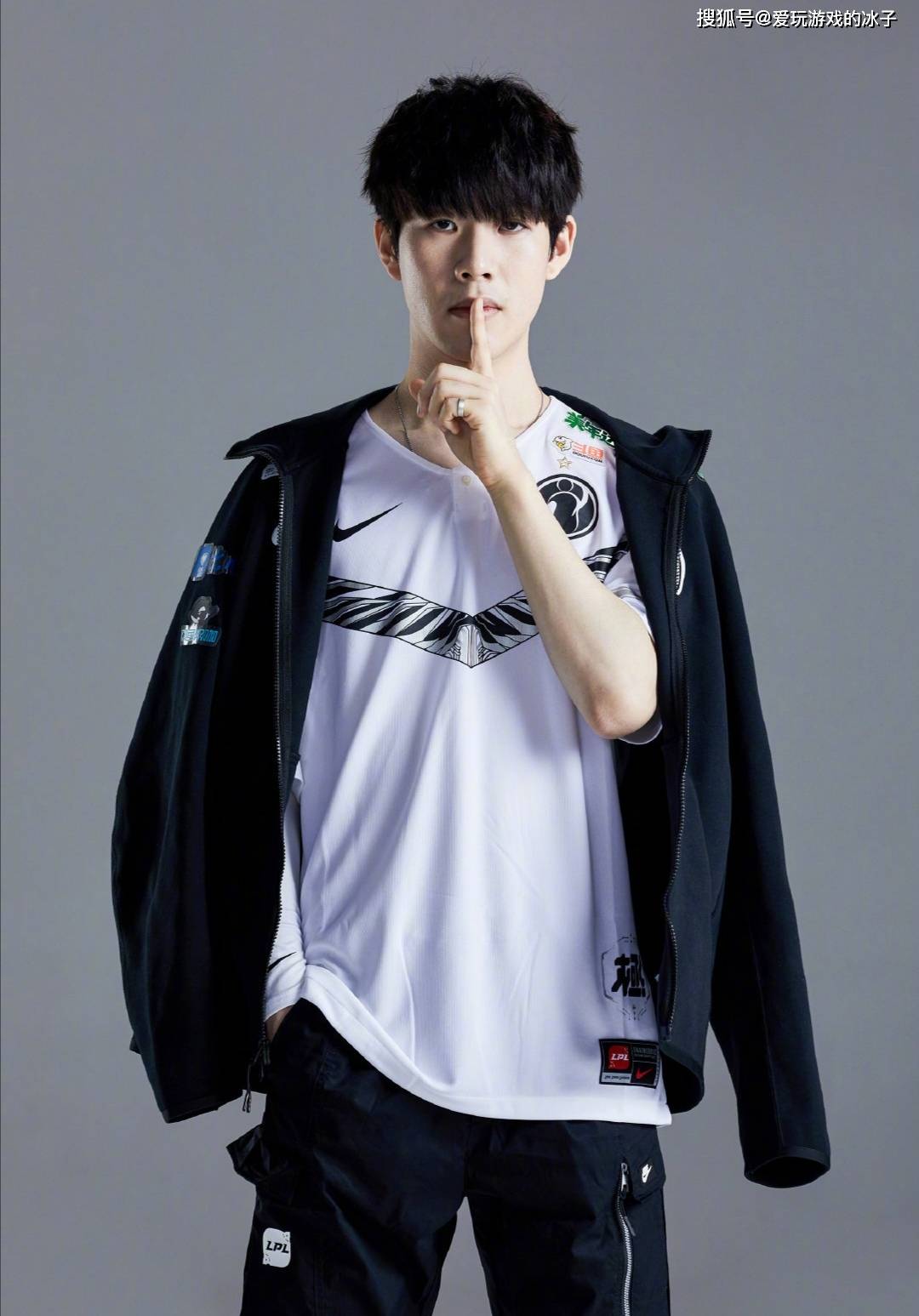 队员需要在 队员需要在