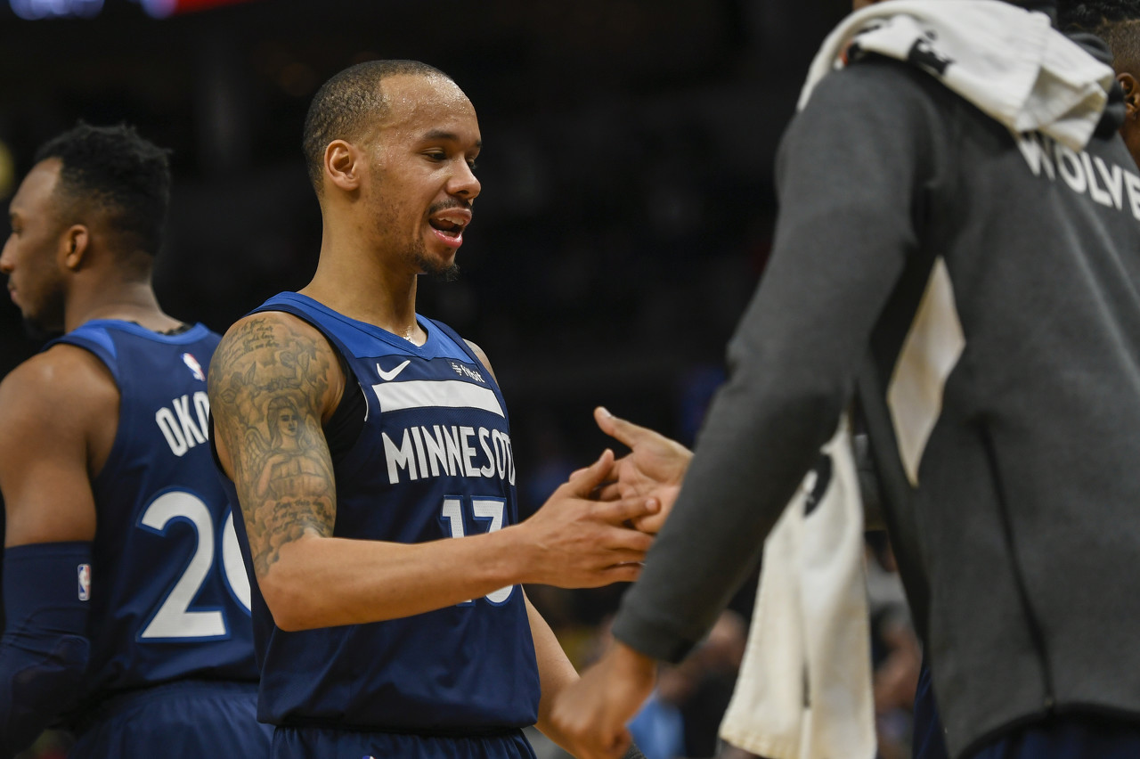 他用行动告 他用行动告